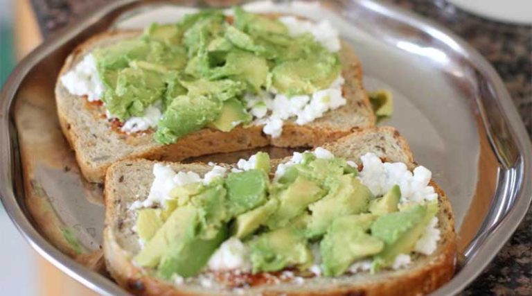The Healthiest Breakfast and Lunch Options at Starbucks