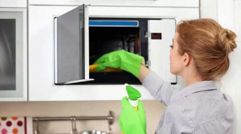 clean and disinfect the microwave oven