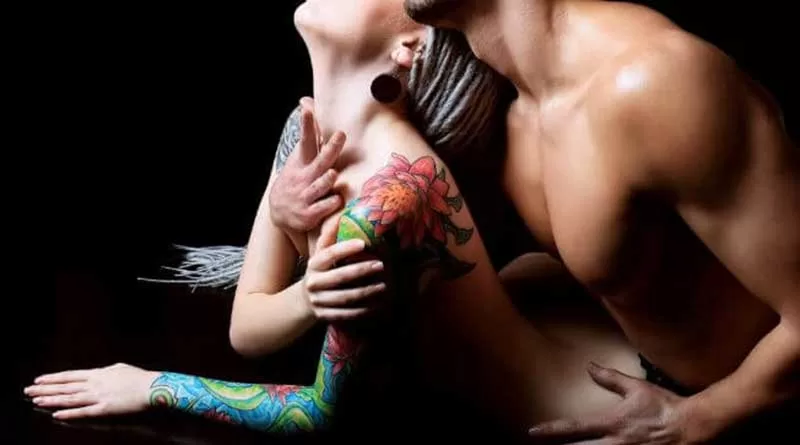 Stigmatophilia: attraction for tattoos and piercings