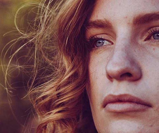 4 habits that cause premature wrinkles on your face 4 habits that cause premature wrinkles on your face